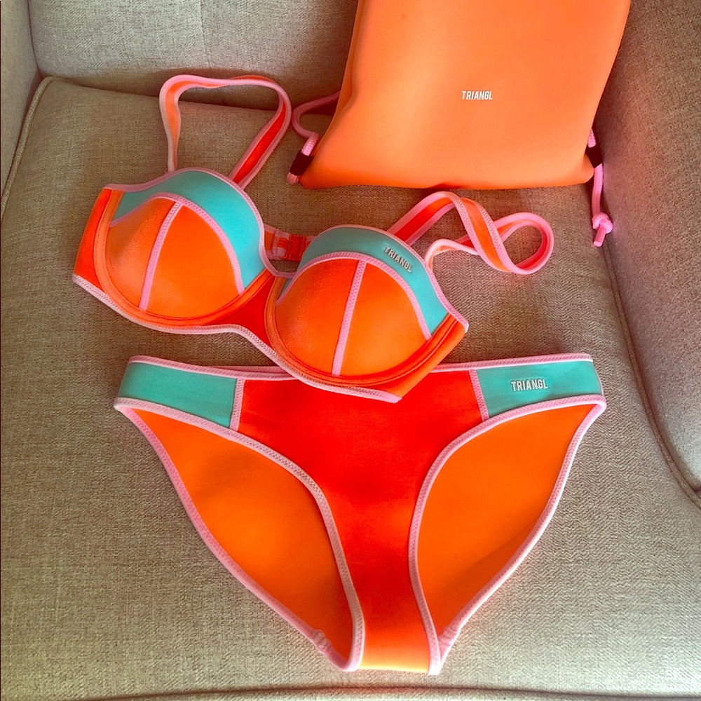 Triangl Orange velvet bikini + matching bag🧡